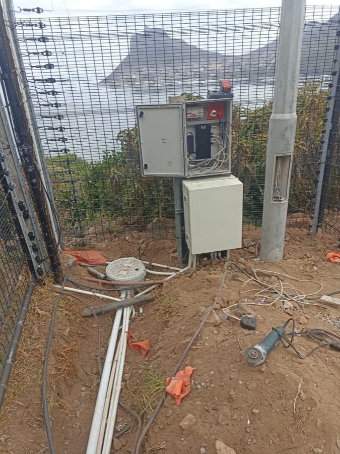Fibre optic splicing box on site